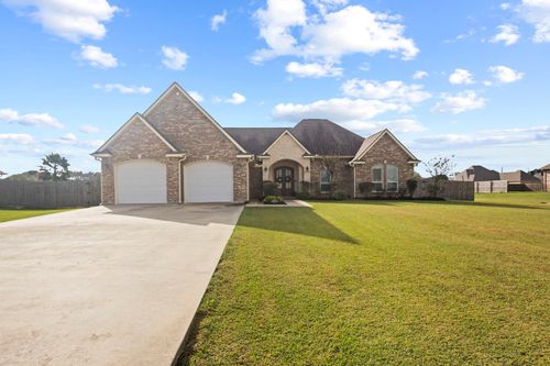 621 Pioneer Dr, Bridge City, TX, 77611-2242 | Card Image