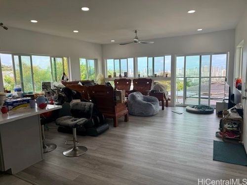 1523 Saint Louis Dr, Honolulu, HI, 96816-1920 | Card Image