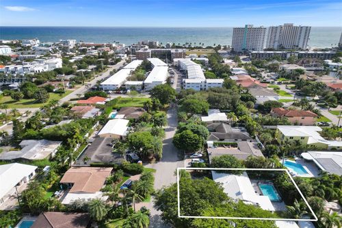 260 Allenwood Dr, Lauderdale By The Sea, FL, 33308-5431 | Card Image
