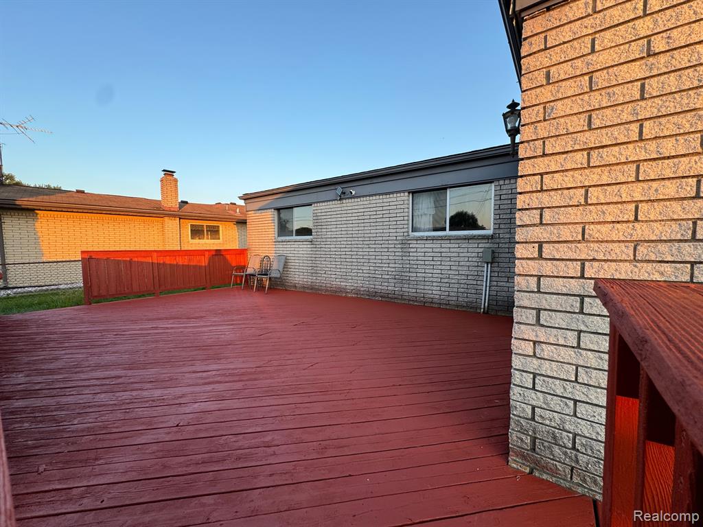 Chapel Dr, Sterling Heights, MI 48310