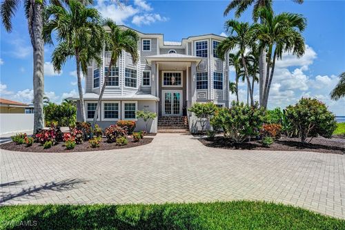 5640 Williams Dr, FORT MYERS BEACH, FL, 33931-4032 | Card Image
