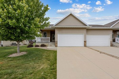 450 2nd St, Fairfax, IA, 52228-9618 | Card Image