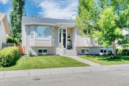 26 Strathford Close, Strathmore, AB, T1P1S5 | Card Image