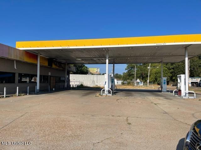 Commercial Sale in Jackson 5