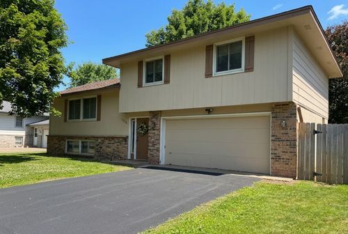 7356 Douglas Dr N, Brooklyn Park, MN, 55443-2928 | Card Image