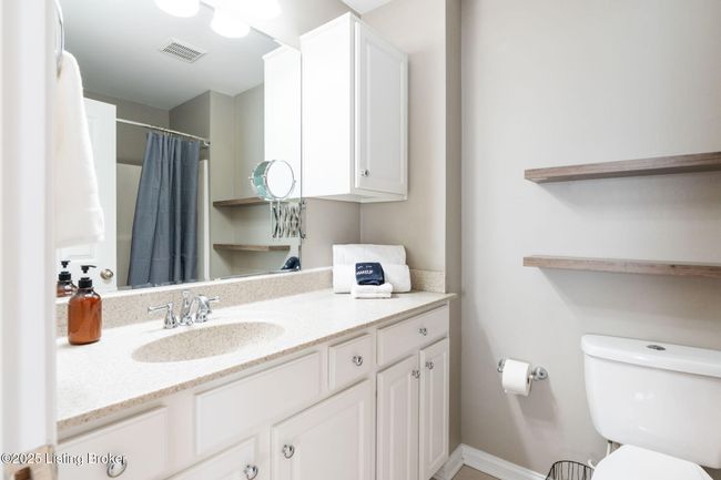 10600 Norton Commons Walk, Condo with 2 bedrooms, 2 bathrooms and null parking in Prospect KY | Image 21
