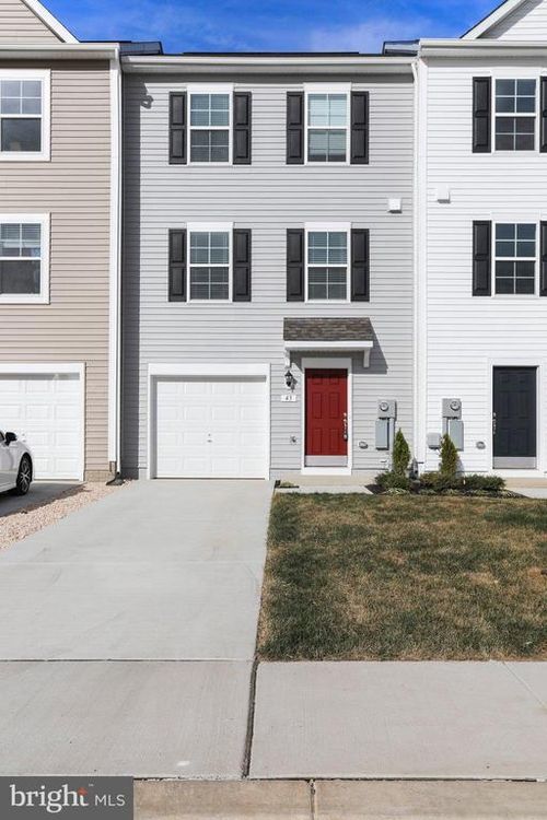43 Andover Ct, BUNKER HILL, WV, 25413-2110 | Card Image