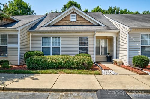 1504 Harpers Inlet Dr, Lake Wylie, SC, 29710-6709 | Card Image