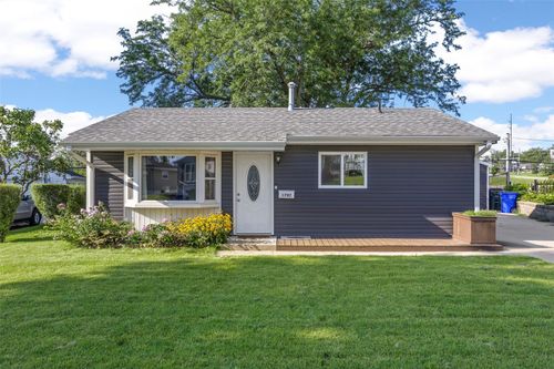 1707 14th Ave Sw, Cedar Rapids, IA, 52404-1733 | Card Image