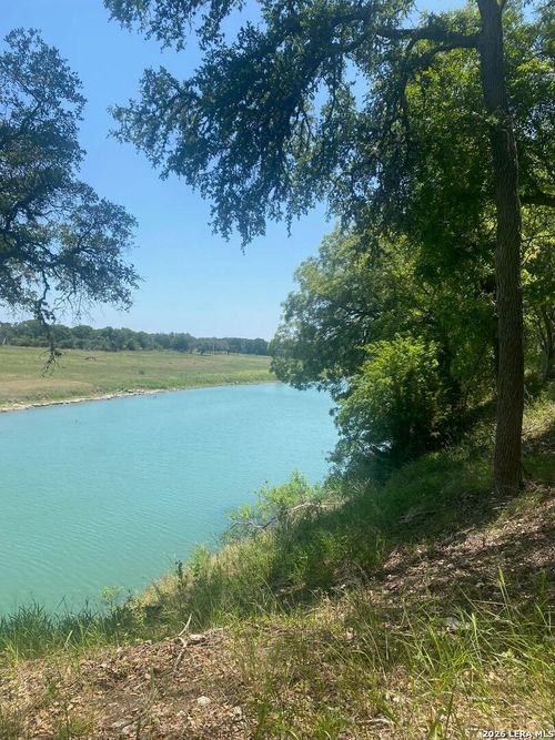 1934 Paradise Pkwy, Canyon Lake, TX, 78133-6540 | Card Image