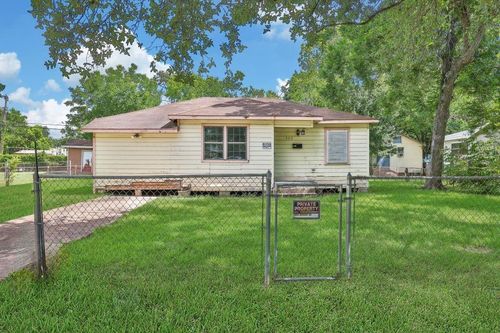 502 Azalea Dr, La Marque, TX, 77568-4406 | Card Image