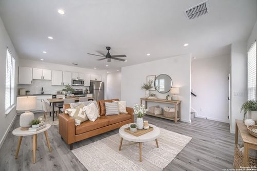 2066 Dry Crk, Canyon Lake, TX, 78133-2371 | Card Image