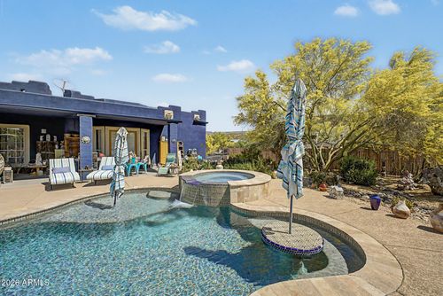 2027 E Circle Mountain Rd, New River, AZ, 85087-7595 | Card Image