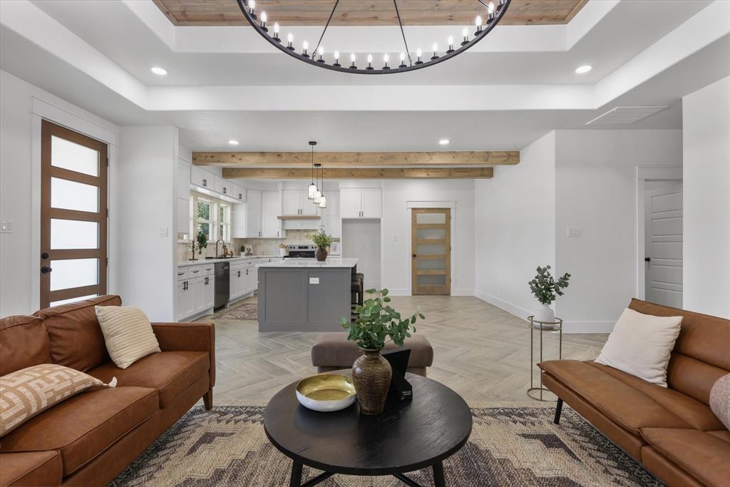 Cresthaven Ct, Azle, TX 76020