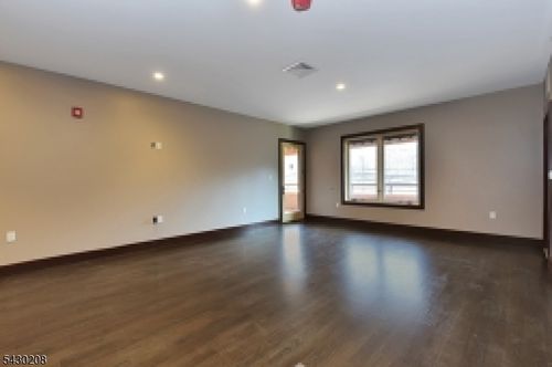4-8 White Hall Rd, Towaco, NJ, 07082-1384 | Card Image