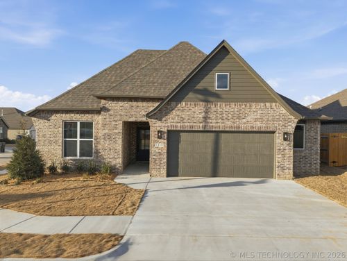1300 N Beech St, Broken Arrow, OK, 74012-1517 | Card Image