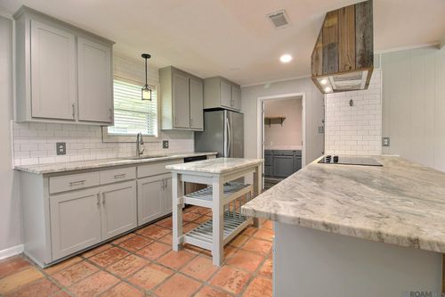 1141 Aurora Pl, Baton Rouge, LA, 70806-7841 | Card Image