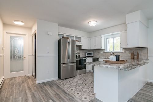 32c-20 Lawrence Ave, South Hadley, MA, 01075-2921 | Card Image