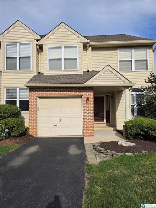 325-325 Oxford Pl, Macungie, PA, 18062-1818 | Card Image
