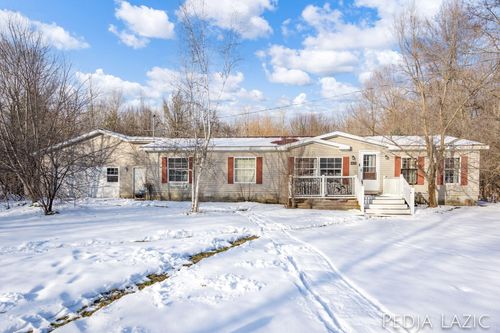 415 E Williams St, Howard City, MI, 49329 | Card Image