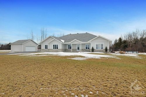 17056 Mclean Rd, Moose Creek, ON, K0C1W0 | Card Image