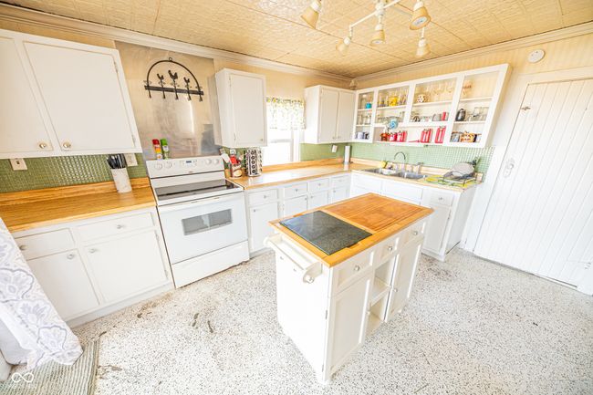 4533 W 600 N, House other with 3 bedrooms, 2 bathrooms and null parking in Fairland IN | Image 8