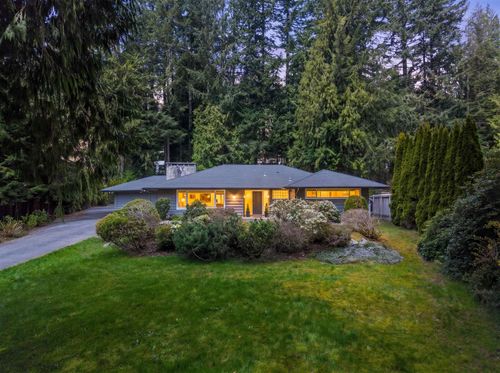 355 Rabbit Lane, West Vancouver, BC, V7S1J1 | Card Image