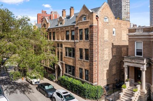apt-1w-817 W Cuyler Ave, CHICAGO, IL, 60613-2182 | Card Image