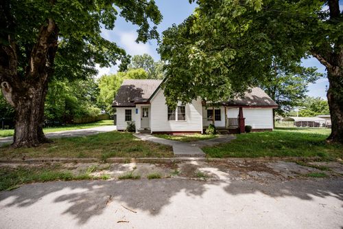 107 N West St, Decherd, TN, 37324-3139 | Card Image