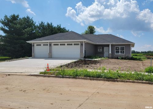1304 W Hillcrest Dr, Chillicothe, IL, 61523-2256 | Card Image