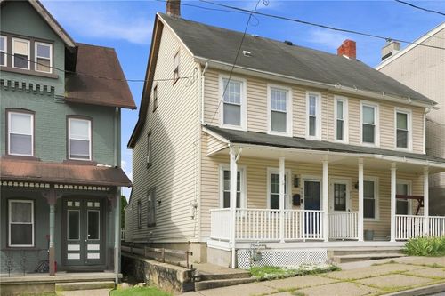 830 Kieffer St, Fountain Hill, PA, 18015-2547 | Card Image