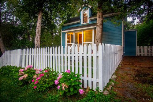 4596 Brickyard Falls Rd, Manlius, NY, 13104-8521 | Card Image