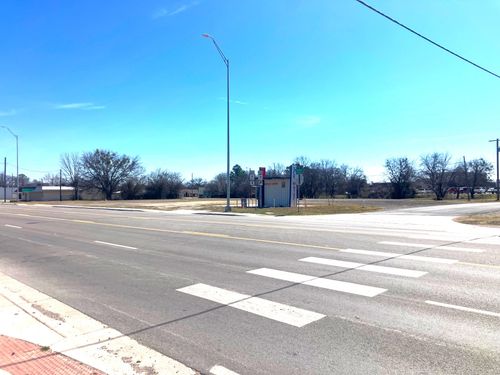 208 W Navarro Avenue, De Leon, TX, 76444 | Card Image