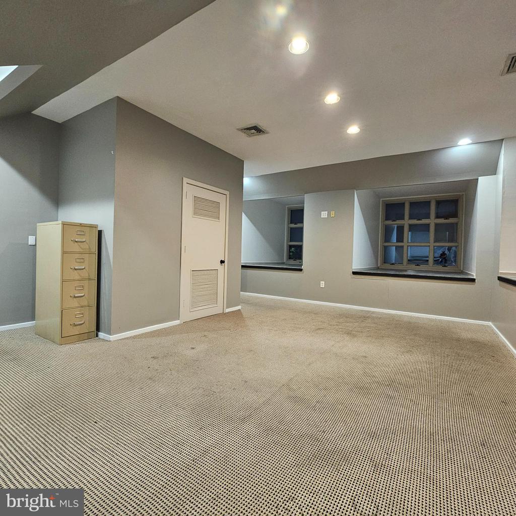 Commercial Lease in VINELAND 4