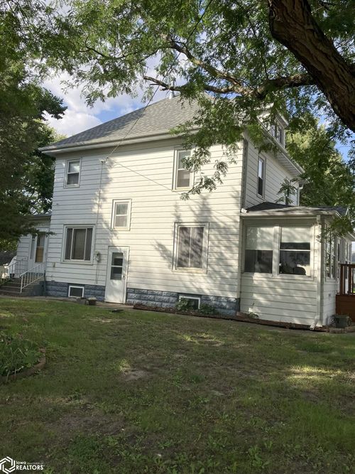 319 N 6th St, Sheffield, IA, 50475-7738 | Card Image