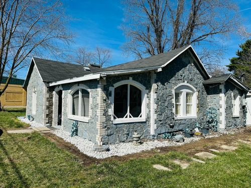 318 W Front St, New Holland, OH, 43145-9600 | Card Image