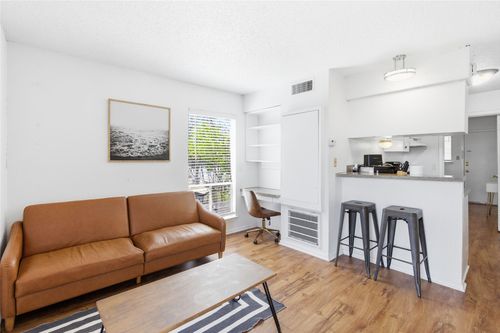 c301-2808 Whitis Ave, Austin, TX, 78705-4130 | Card Image