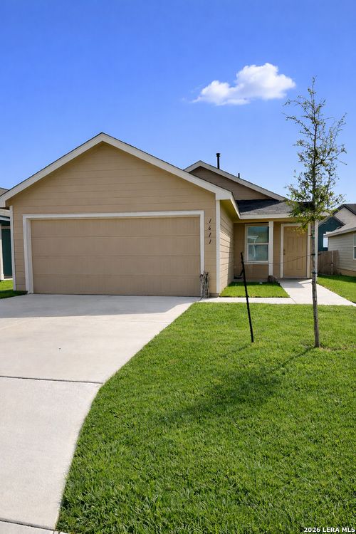 1611 Knoll Rdg, New Braunfels, TX, 78130-8495 | Card Image