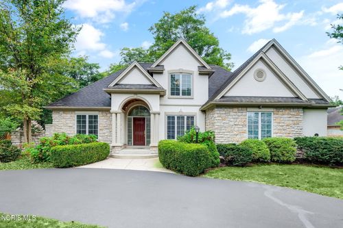 2110 Austin Bluffs Ct, Toledo, OH, 43615-3086 | Card Image