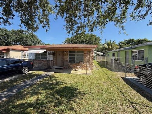 628 Nw 3rd Ct, Hallandale Beach, FL, 33009-3216 | Card Image