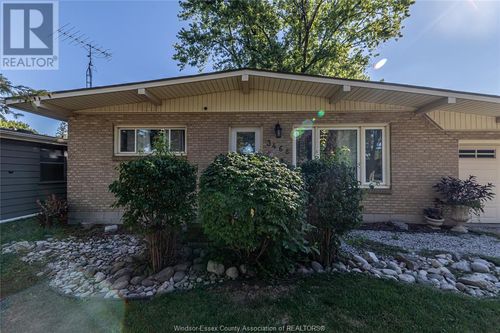 3468 Bliss Rd, Windsor, ON, N8W3B6 | Card Image