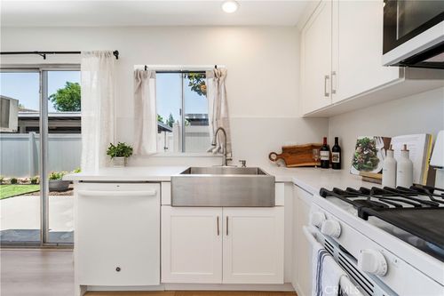 10 Eastmont, Irvine, CA, 92604-3345 | Card Image