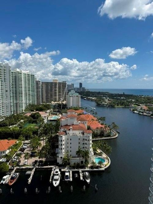 24b-19707 Turnberry Way, Aventura, FL, 33180 | Card Image