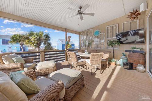 7810 Gulf Blvd, Navarre, FL, 32566-7106 | Card Image