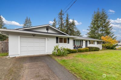 New roof * Large corner 1/3 acre lot | Image 2