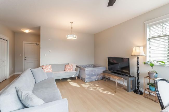 201 - 2117 Meredith Rd, Condo with 1 bedrooms, 2 bathrooms and 1 parking in Nanaimo BC | Image 7