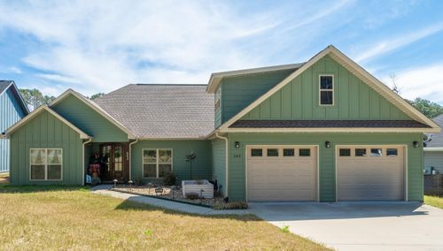 664 Hiram Dr, Bauxite, AR, 72011-8035 | Card Image