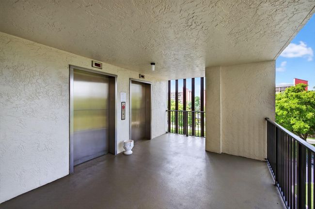 APT-505 - 2205 S Cypress Bend Dr, Condo with 2 bedrooms, 2 bathrooms and null parking in Pompano Beach FL | Image 76