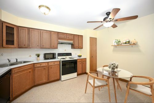 apt-3i-441 N Park Blvd, Glen Ellyn, IL, 60137-4649 | Card Image