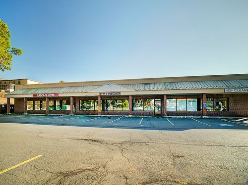 1647 Whitney Ave, Hamden, CT, 06517-1930 | Card Image